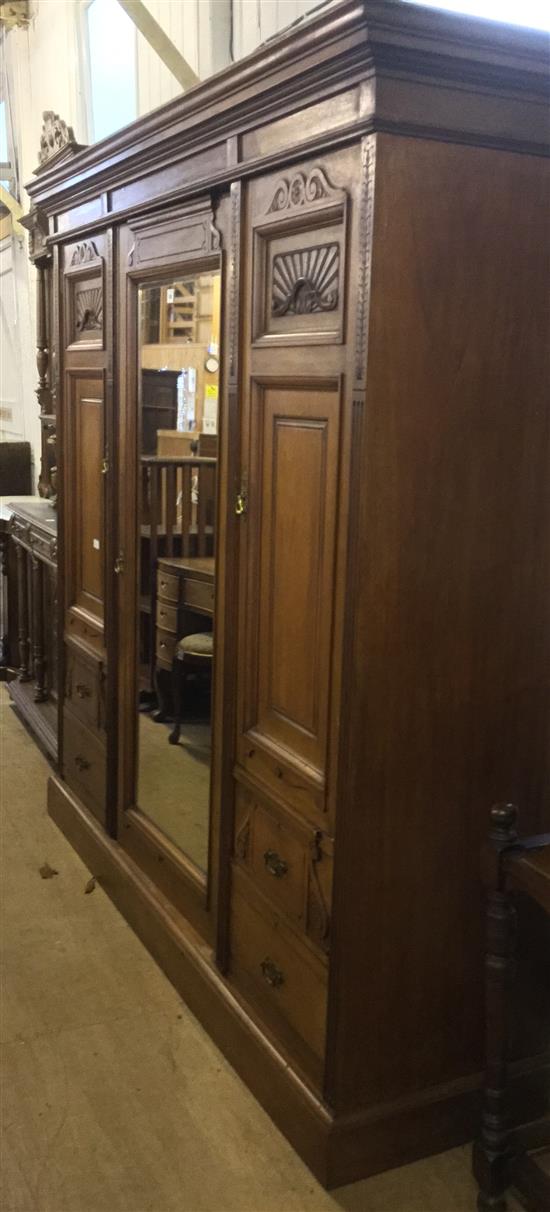 Edwardian wardrobe(-)
